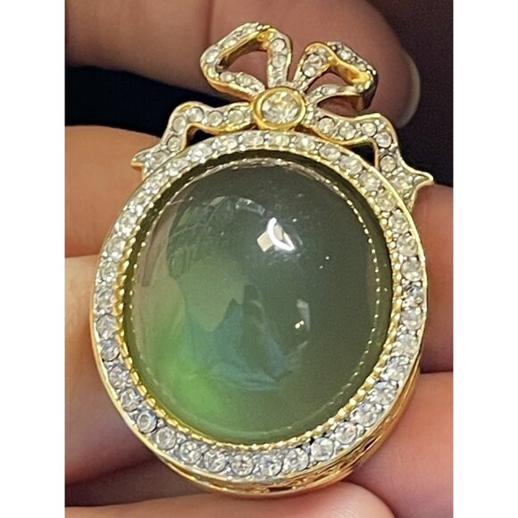 JOAN RIVERS Green Egg Shape Rhinestone Bow Gold-Tone Brooch Earrings Rare Set - Picture 8 of 16